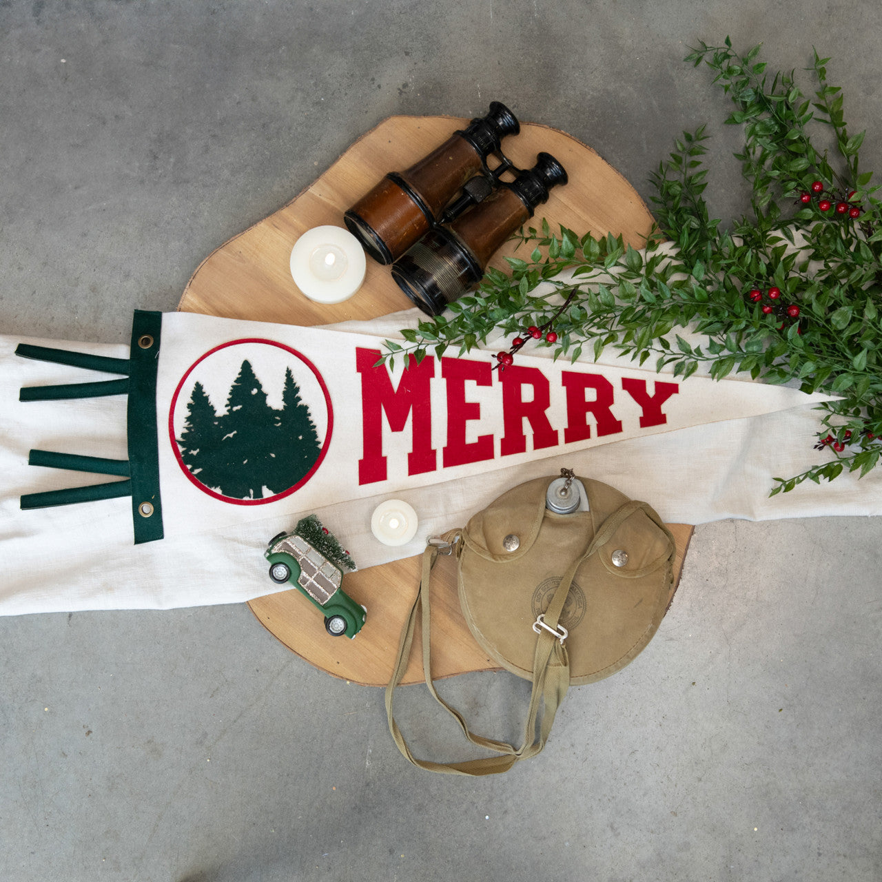 MERRY Wall Pennant 27"